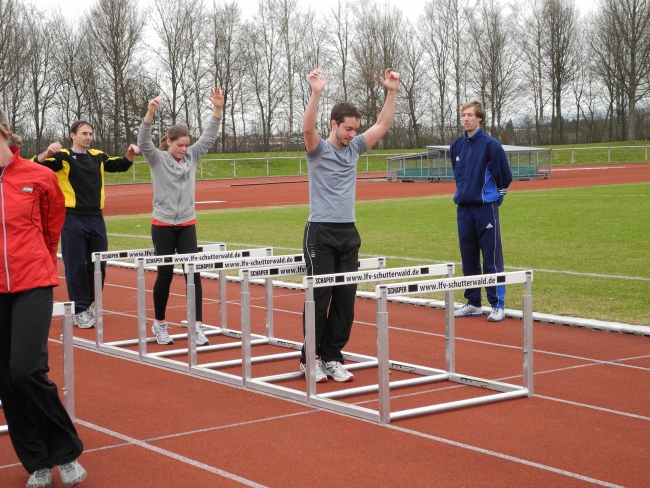 Bild »DSCN0045.JPG« aus der Galerie »Lehrgang Sprint und Hürdensprint«