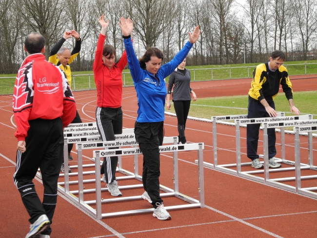 Bild »DSCN0046.JPG« aus der Galerie »Lehrgang Sprint und Hürdensprint«