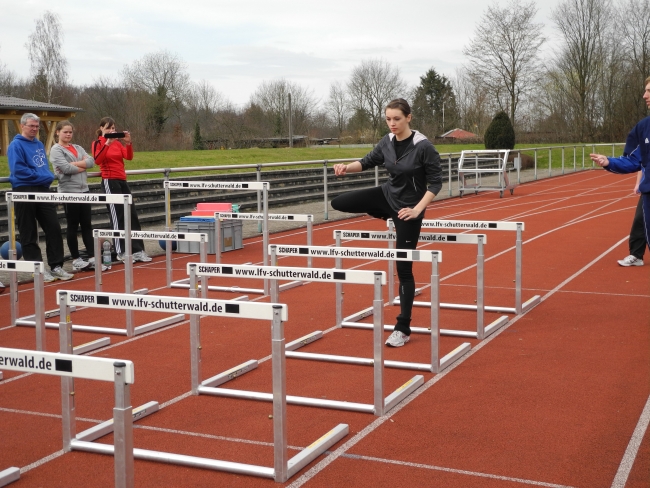 Bild »DSCN0090.JPG« aus der Galerie »Lehrgang Sprint und Hürdensprint«