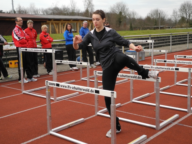 Bild »DSCN0095.JPG« aus der Galerie »Lehrgang Sprint und Hürdensprint«