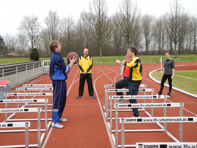 Bild »DSCN0144.JPG« aus der Galerie »Lehrgang Sprint und Hürdensprint«