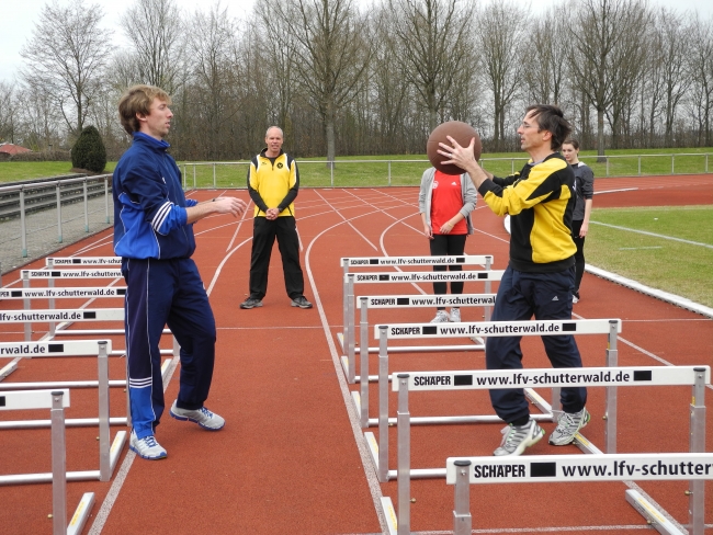 Bild »DSCN0145.JPG« aus der Galerie »Lehrgang Sprint und Hürdensprint«