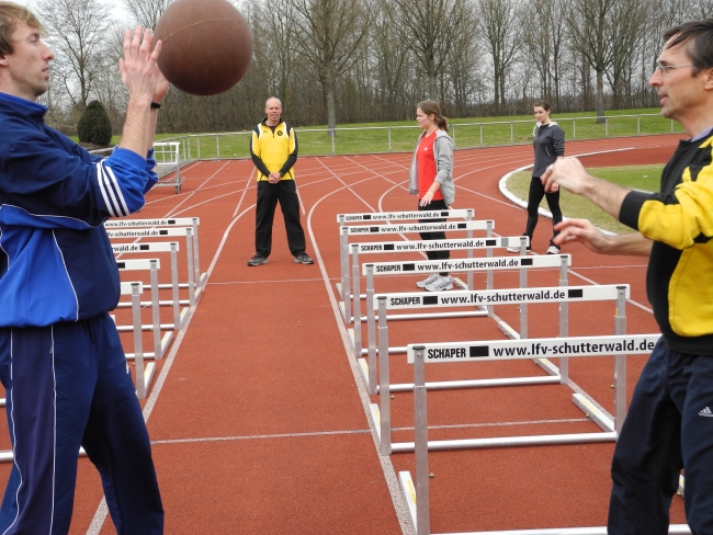 Bild »DSCN0147.JPG« aus der Galerie »Lehrgang Sprint und Hürdensprint«