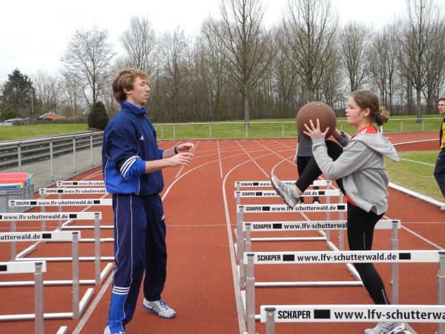 Bild »DSCN0150.JPG« aus der Galerie »Lehrgang Sprint und Hürdensprint«