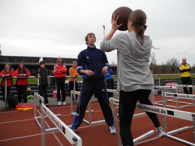 Bild »DSCN0155.JPG« aus der Galerie »Lehrgang Sprint und Hürdensprint«