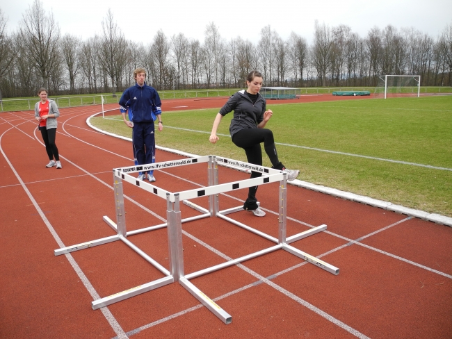 Bild »DSCN0157.JPG« aus der Galerie »Lehrgang Sprint und Hürdensprint«