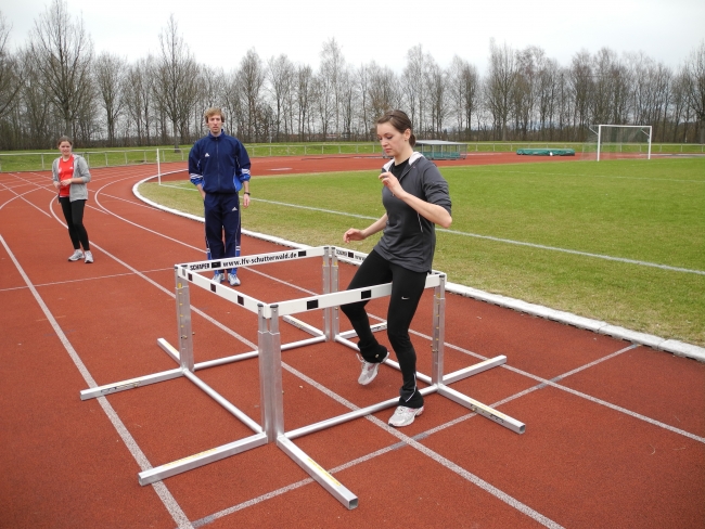 Bild »DSCN0158.JPG« aus der Galerie »Lehrgang Sprint und Hürdensprint«