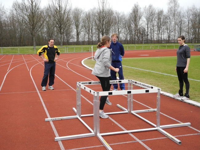 Bild »DSCN0160.JPG« aus der Galerie »Lehrgang Sprint und Hürdensprint«