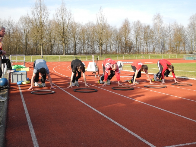 Bild »DSCN0210.JPG« aus der Galerie »Lehrgang Sprint und Hürdensprint«