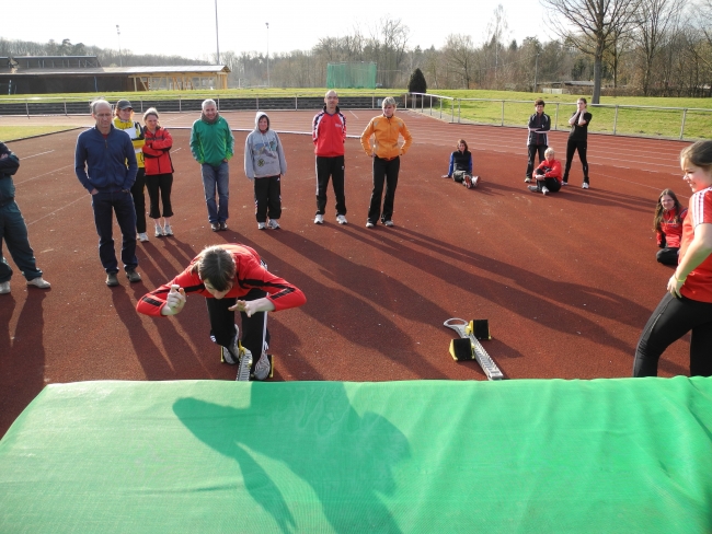 Bild »DSCN0214.JPG« aus der Galerie »Lehrgang Sprint und Hürdensprint«