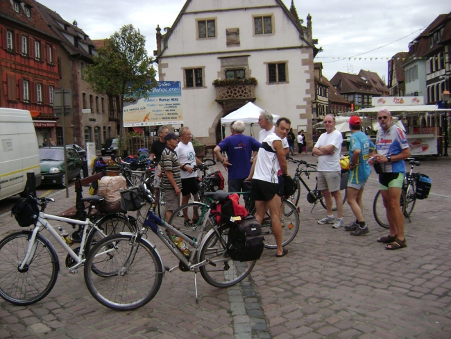 Bild »SeniorAdventureTour2010_031.JPG« aus der Galerie »(Senior Adventure) Tour de France«