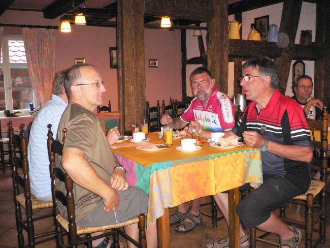 Bild »SeniorAdventureTour2010_068.JPG« aus der Galerie »(Senior Adventure) Tour de France«