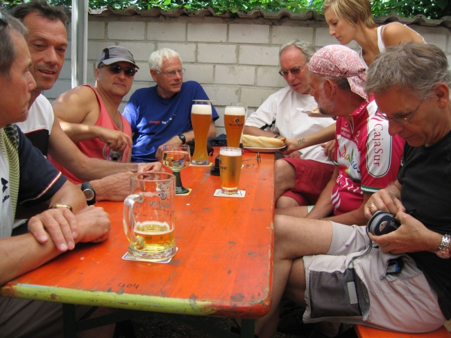 Bild »SeniorAdventureTour2010_124.JPG« aus der Galerie »(Senior Adventure) Tour de France«