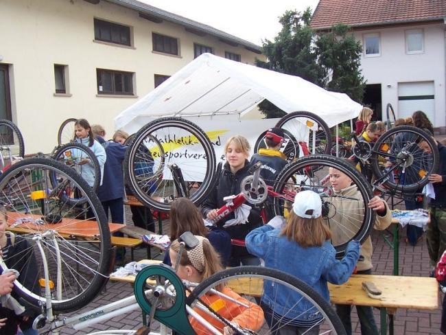 Bild »fahr05_26.jpg« aus der Galerie »LFV Jugend: Fahrradputzaktion«