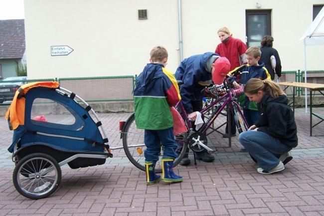 Bild »fputz03_15.jpg« aus der Galerie »LFV Jugend: Fahrradputzaktion«