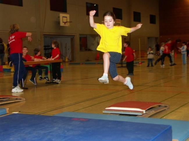 Bild »halle05_35.jpg« aus der Galerie »Schülerhallensportfest«