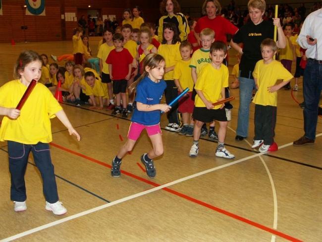 Bild »halle05_60.jpg« aus der Galerie »Schülerhallensportfest«