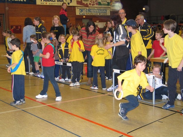 Bild »haspo04_34.JPG« aus der Galerie »Schülerhallensportfest«