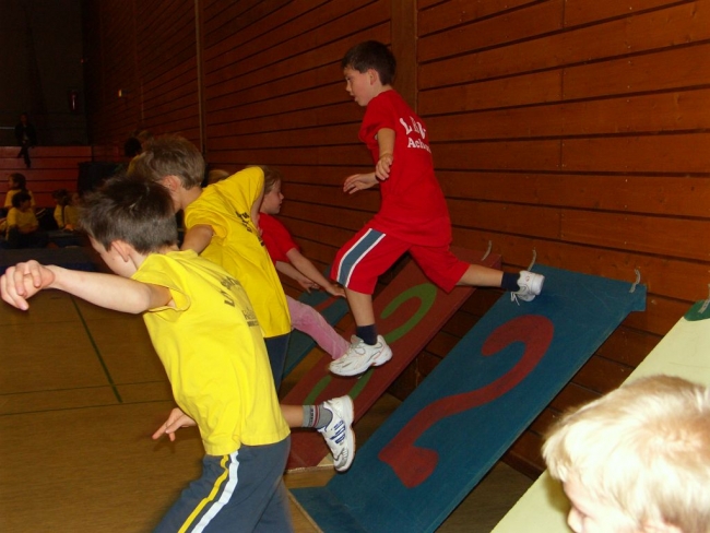 Bild »haspo06_073.jpg« aus der Galerie »Schülerhallensportfest«