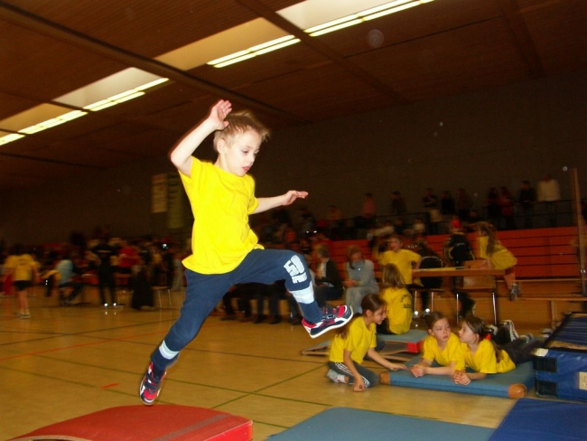 Bild »haspo06_076.jpg« aus der Galerie »Schülerhallensportfest«